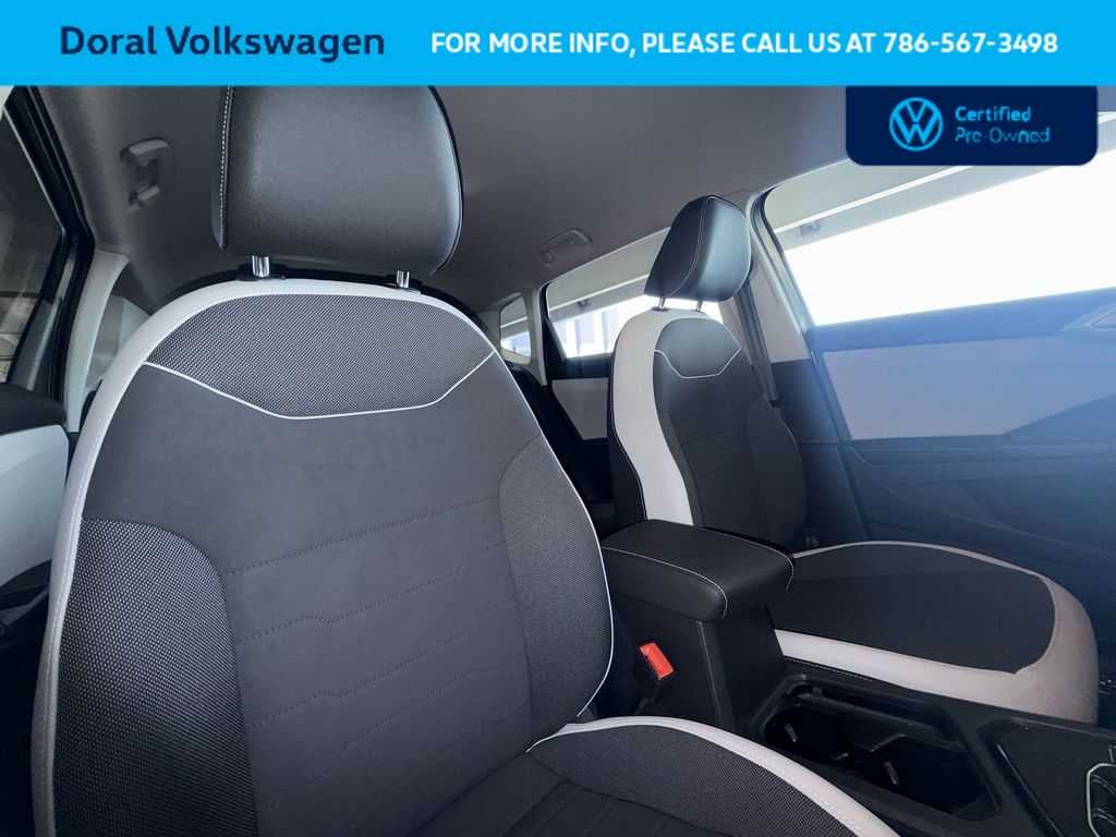 2025 Volkswagen Taos SE