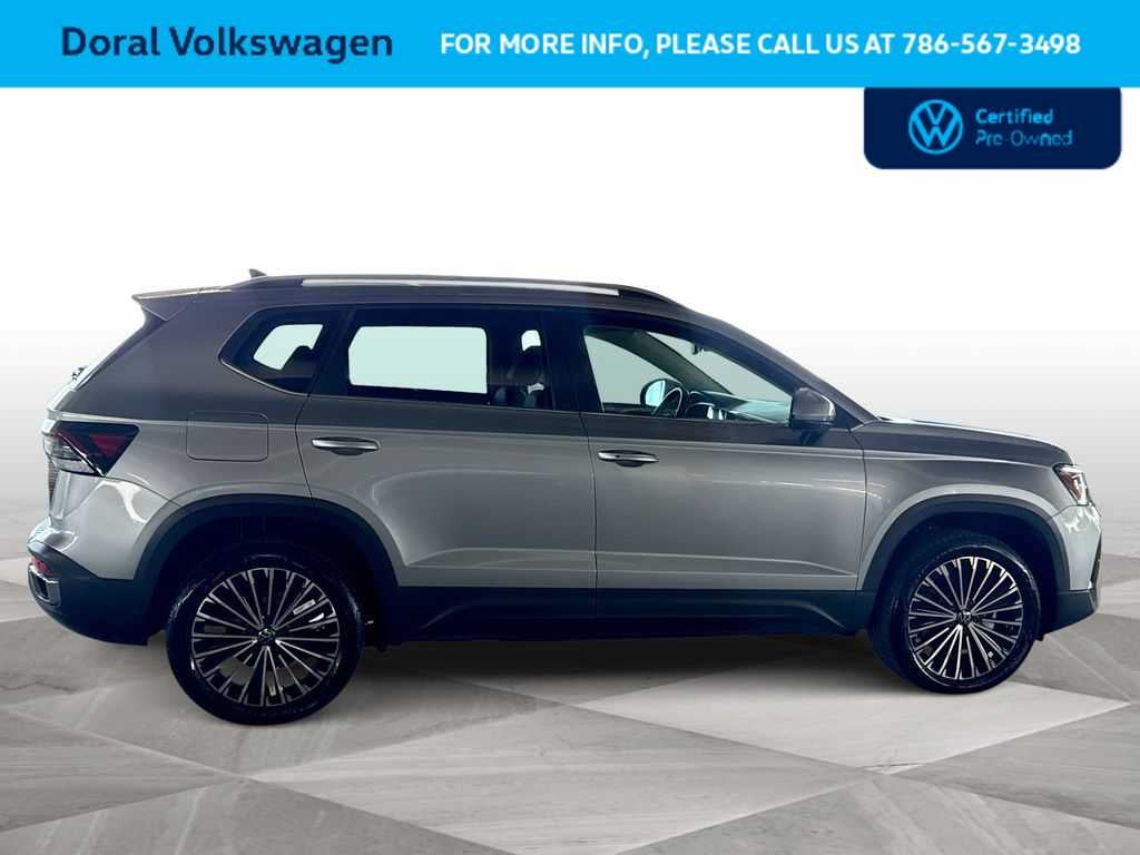 2025 Volkswagen Taos SE