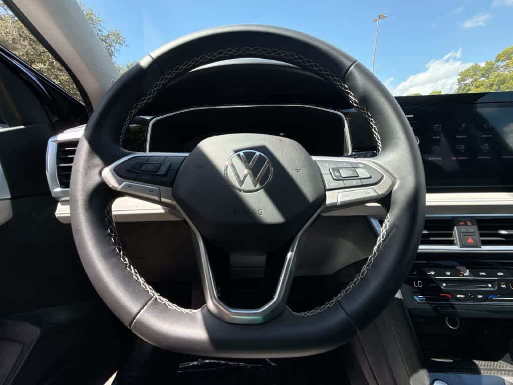 2026 Volkswagen Taos SE