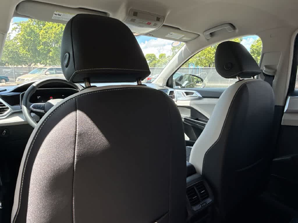 2026 Volkswagen Taos SE