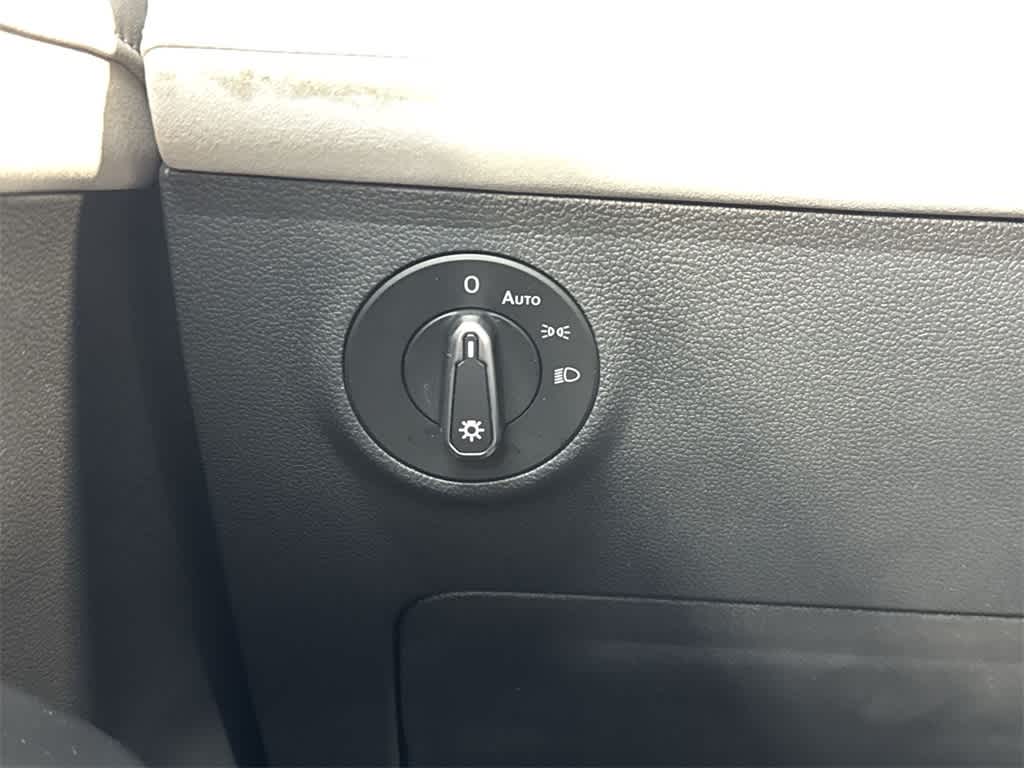 2026 Volkswagen Taos SE