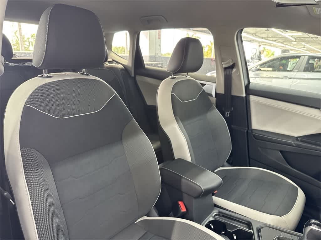 2026 Volkswagen Taos SE