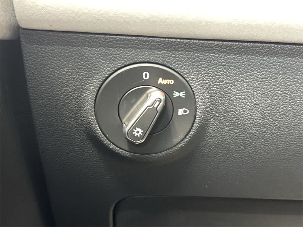 2026 Volkswagen Taos SE