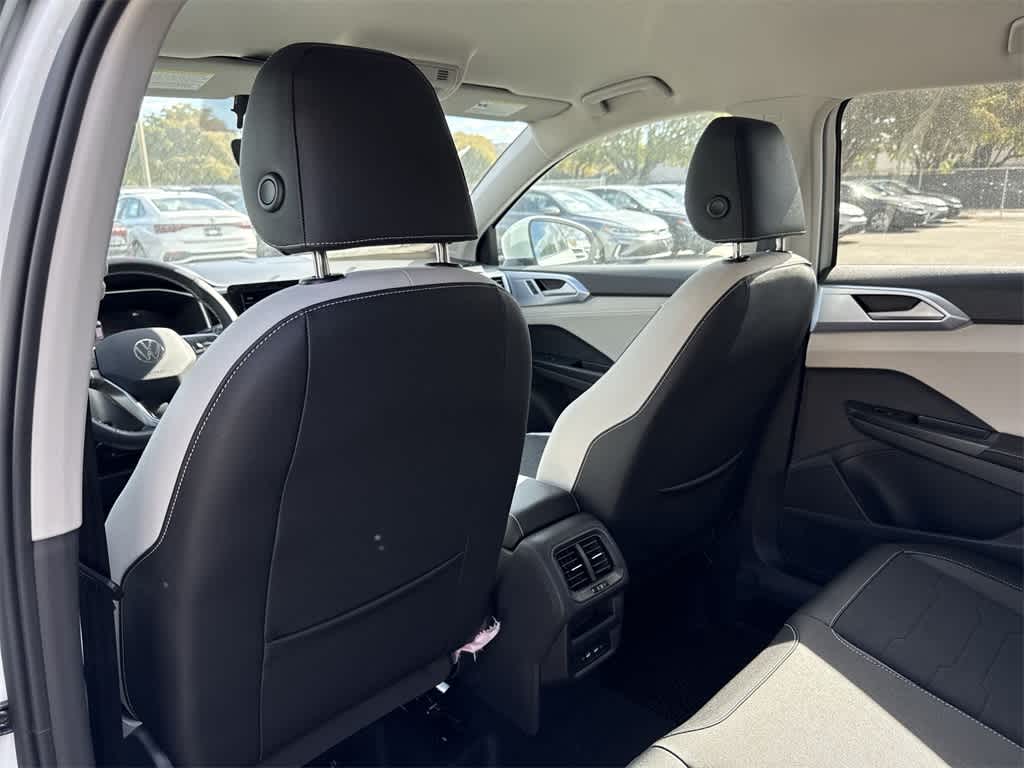 2026 Volkswagen Taos SE