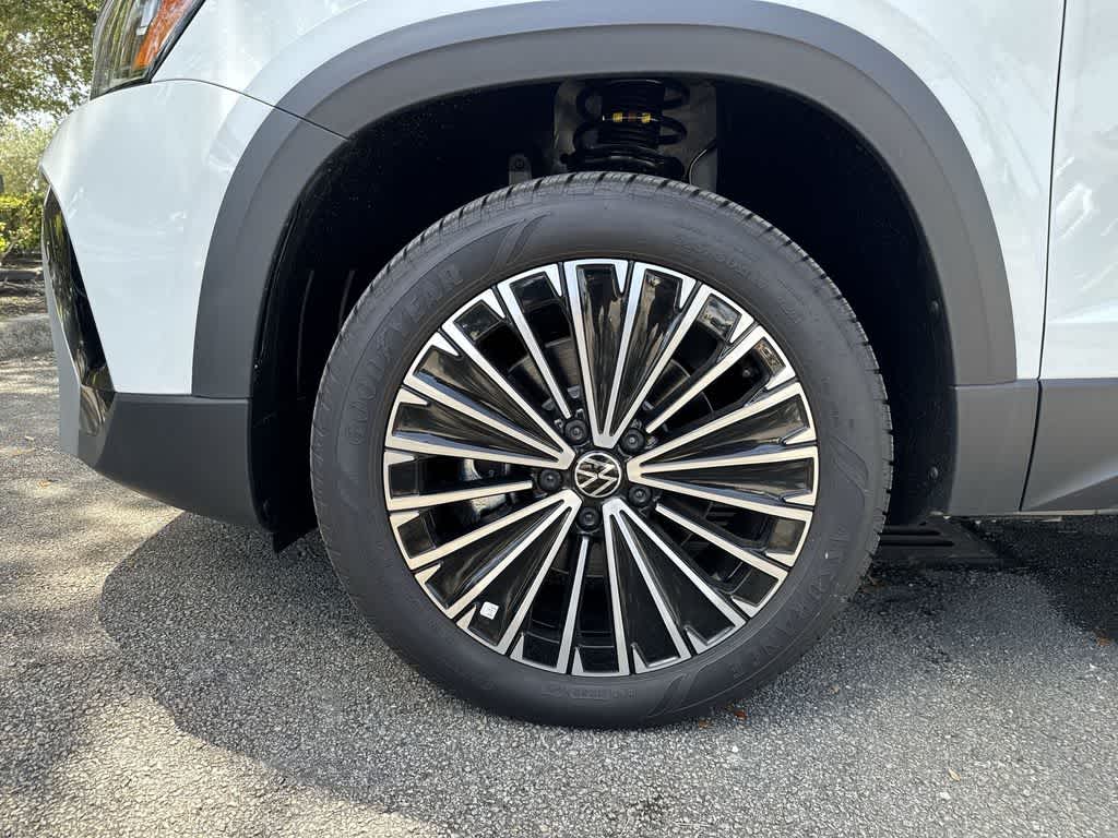 2026 Volkswagen Taos SE