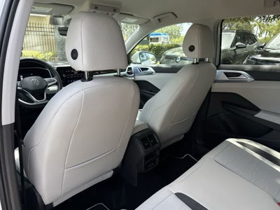 2026 Volkswagen Taos SE