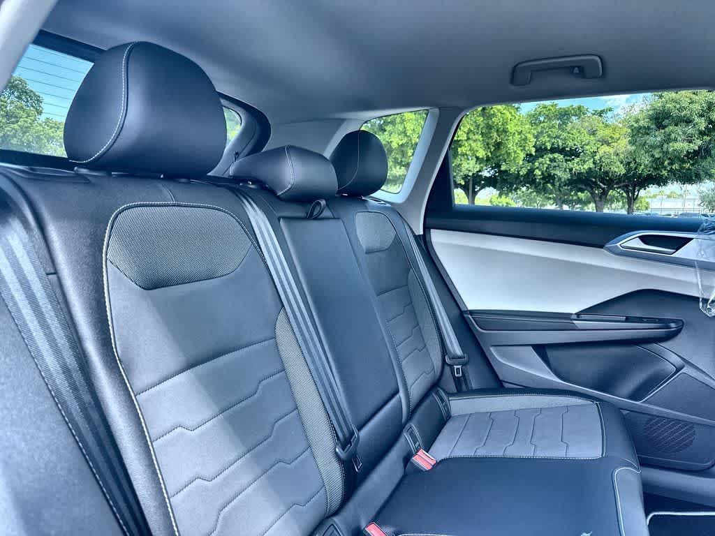 2026 Volkswagen Taos SE