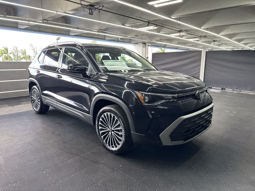 2025 Volkswagen Taos SE