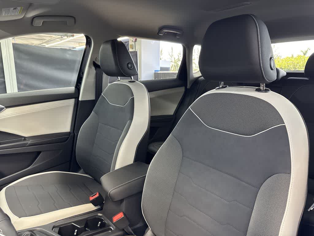 2025 Volkswagen Taos SE