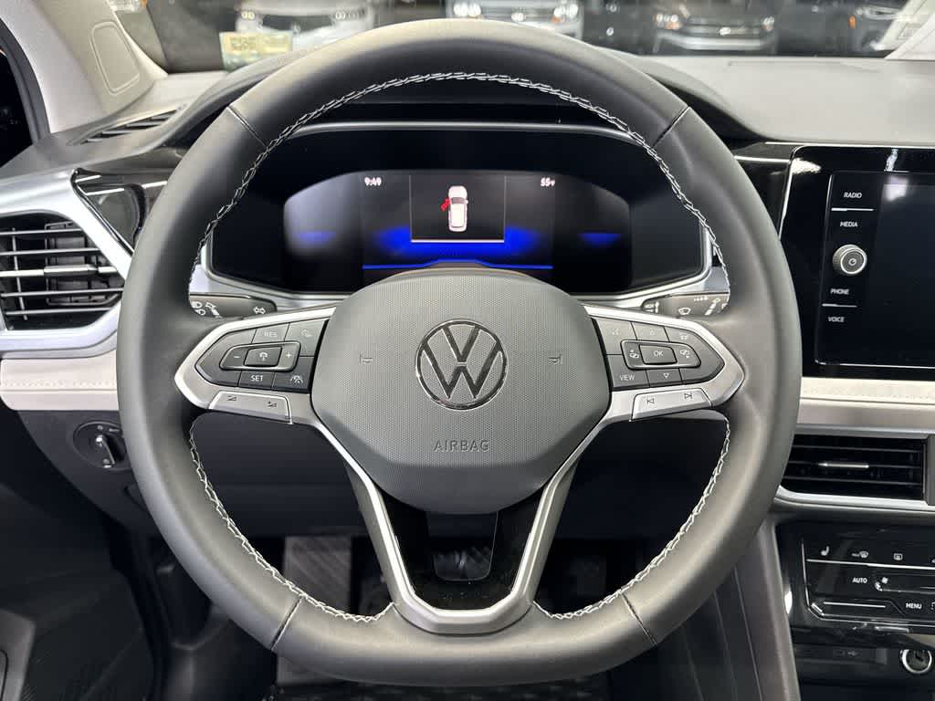 2025 Volkswagen Taos SE