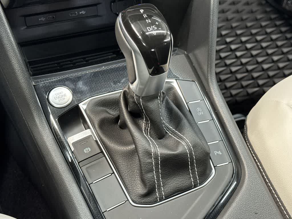 2025 Volkswagen Taos SE