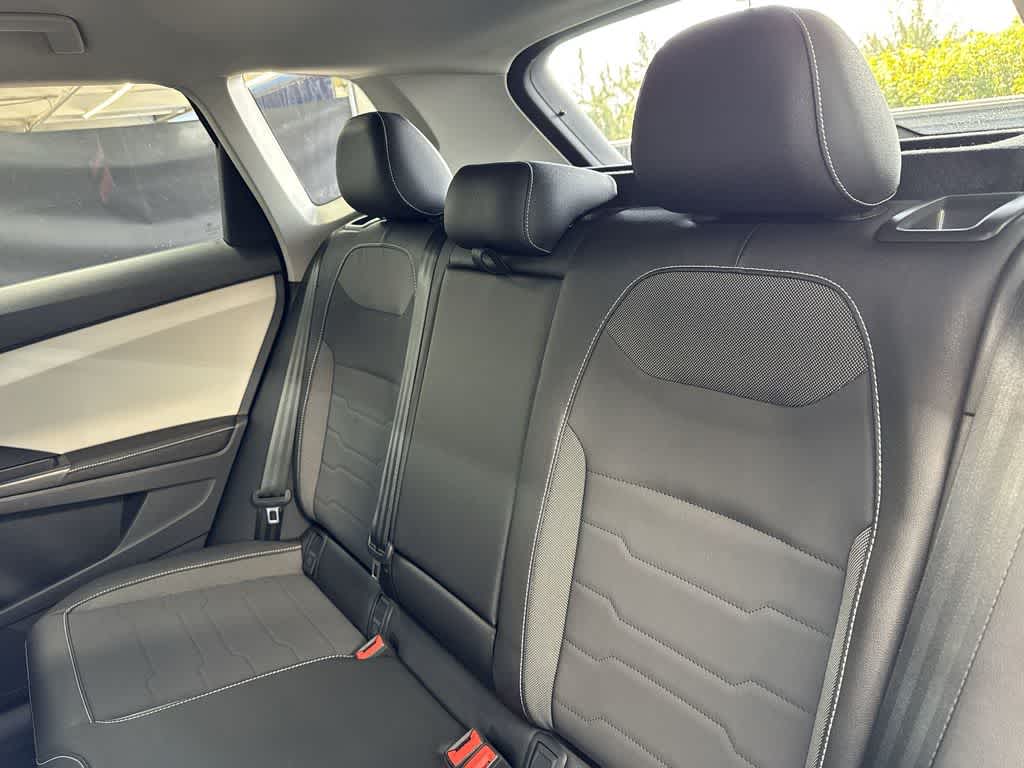 2025 Volkswagen Taos SE