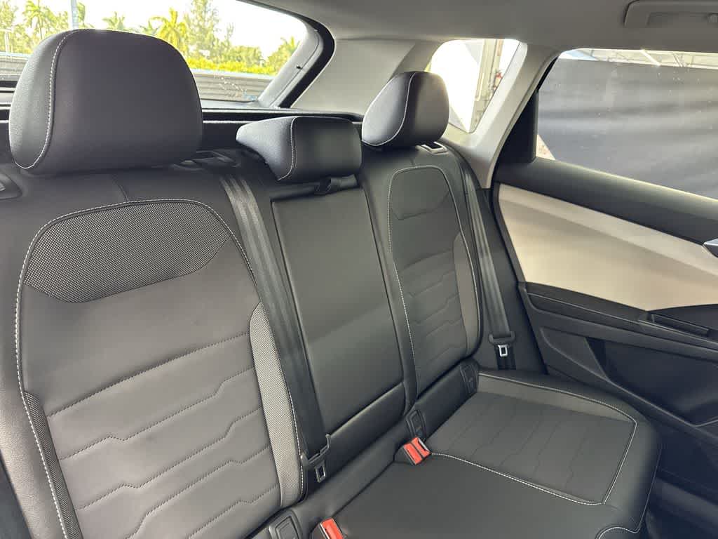 2025 Volkswagen Taos SE