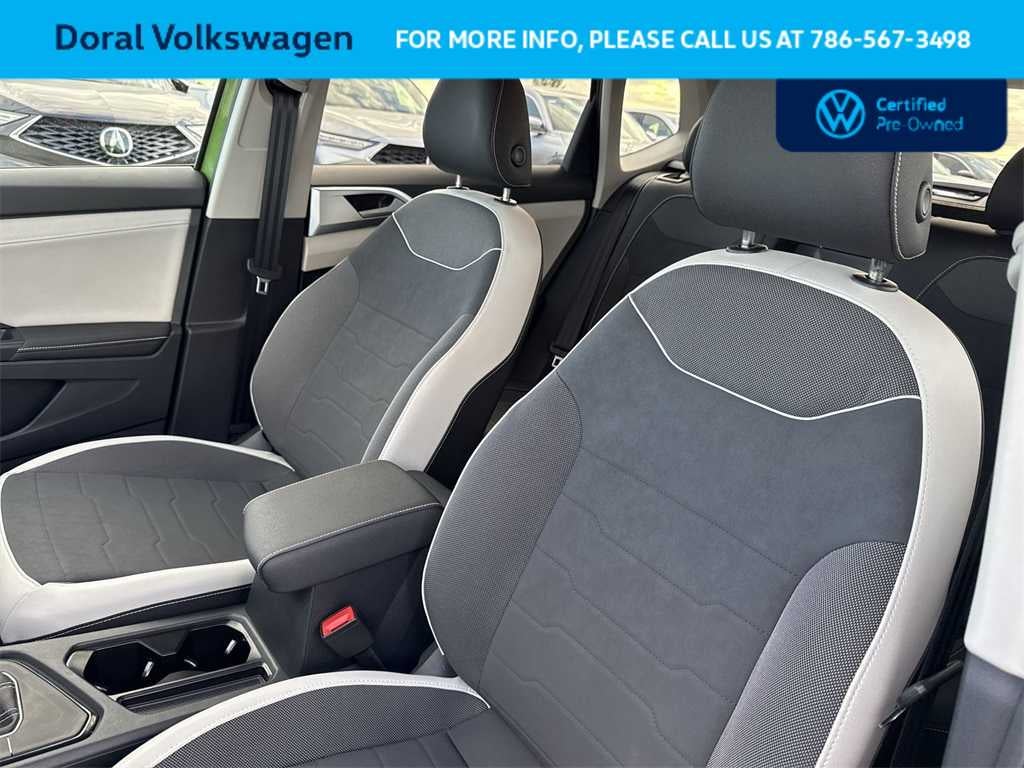 2025 Volkswagen Taos SE