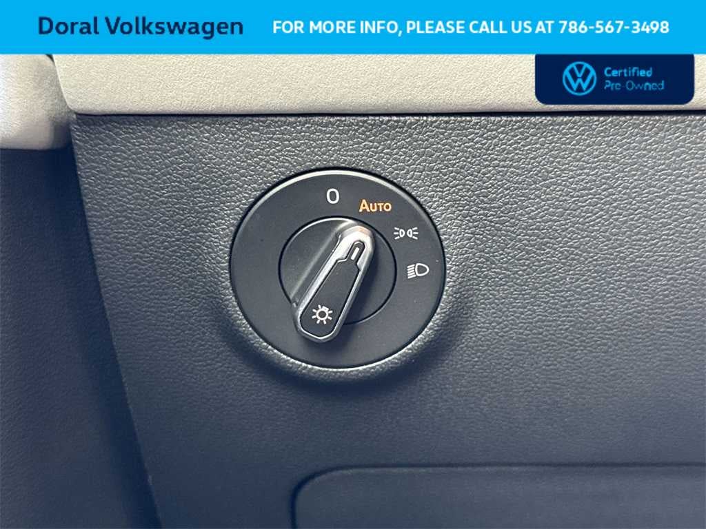 2025 Volkswagen Taos SE