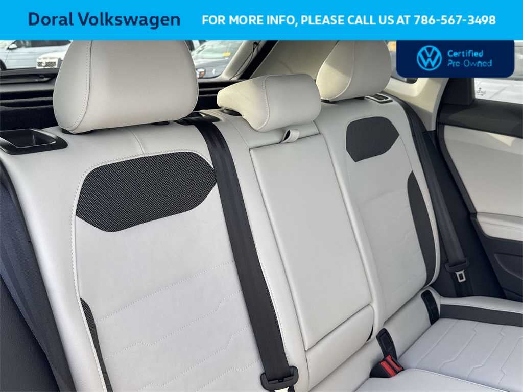 2025 Volkswagen Taos SE