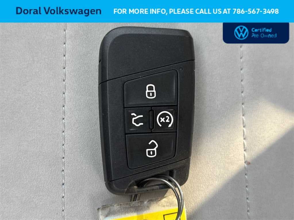 2025 Volkswagen Taos SE