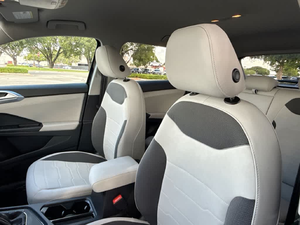 2026 Volkswagen Taos SE