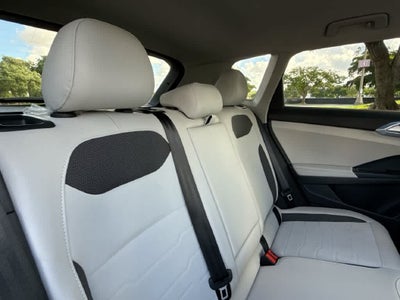 2026 Volkswagen Taos SE
