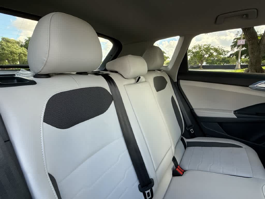 2026 Volkswagen Taos SE
