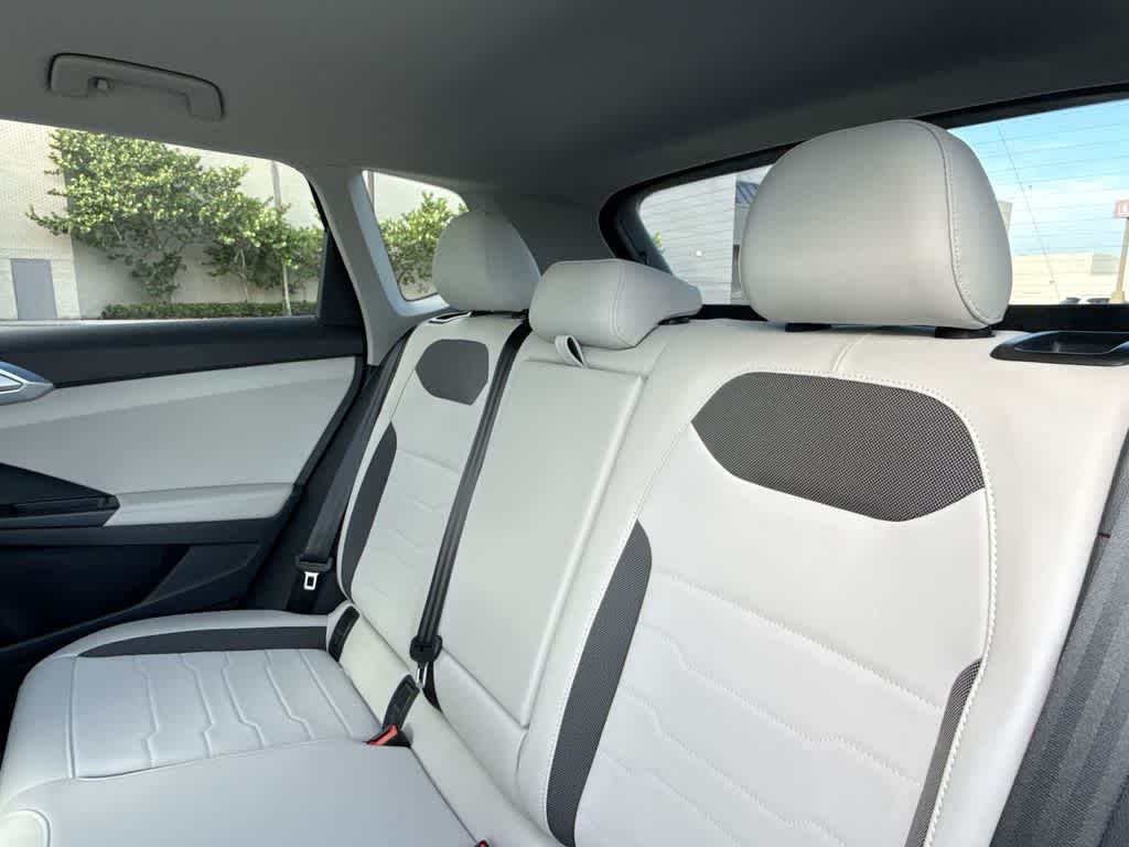 2026 Volkswagen Taos SE