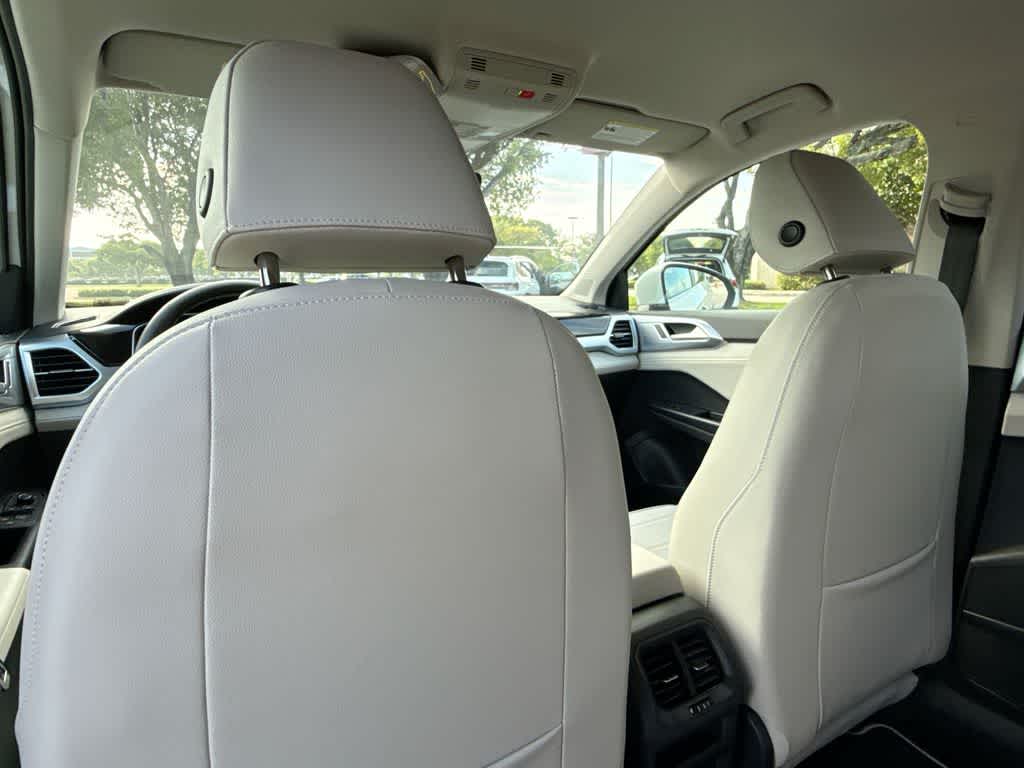 2026 Volkswagen Taos SE