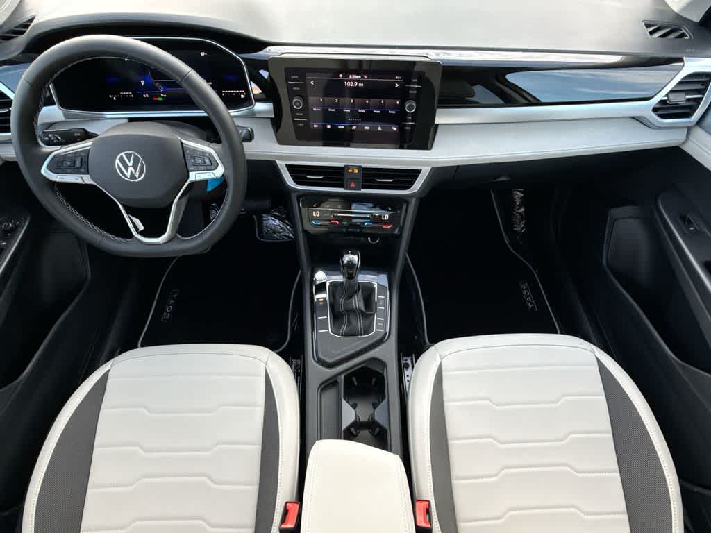2026 Volkswagen Taos SE