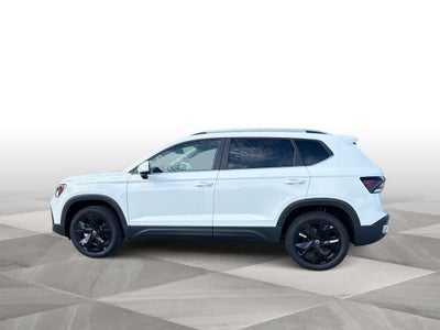 2026 Volkswagen Taos SE