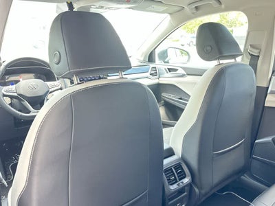2026 Volkswagen Taos SE
