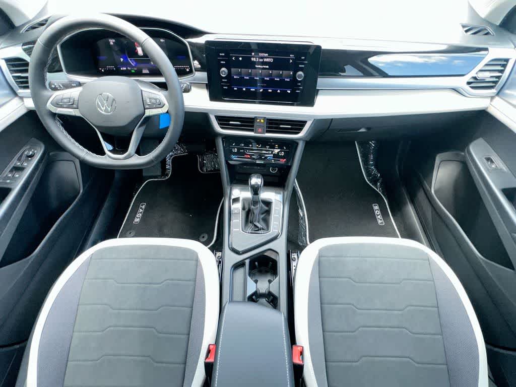 2026 Volkswagen Taos SE