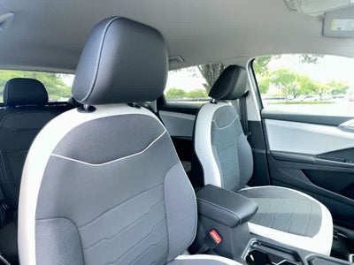 2026 Volkswagen Taos SE