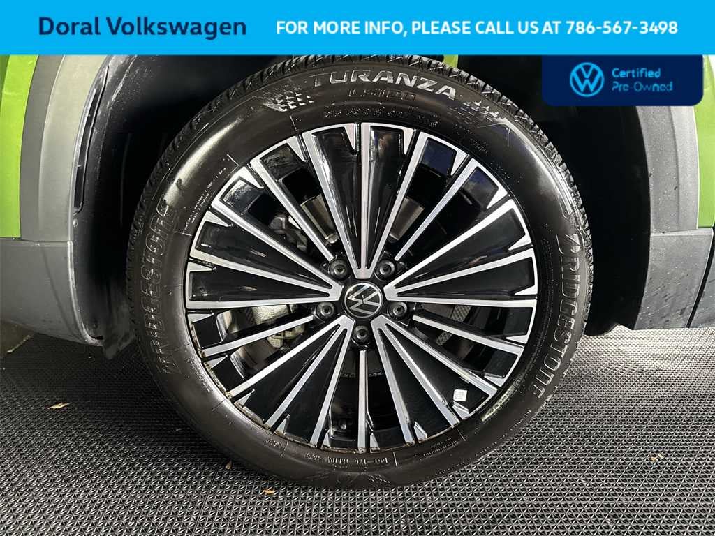 2025 Volkswagen Taos SE