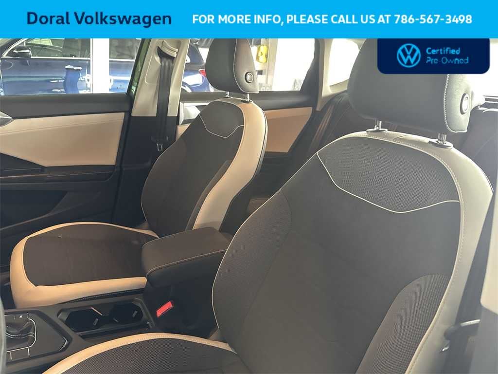 2025 Volkswagen Taos SE