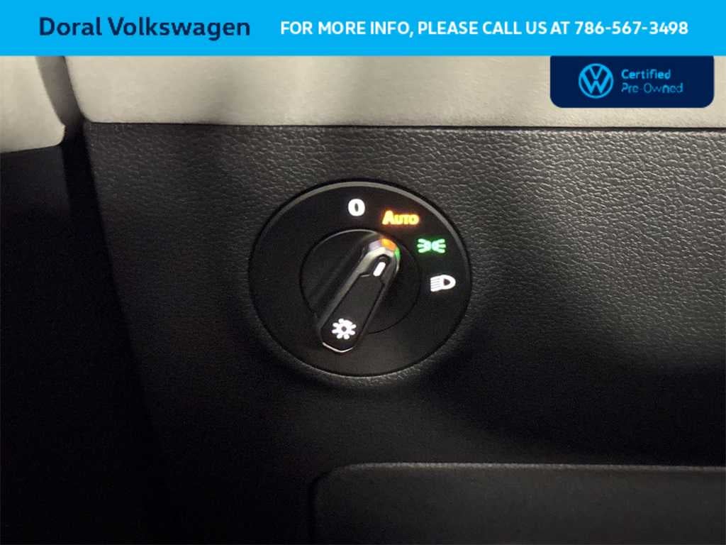 2025 Volkswagen Taos SE