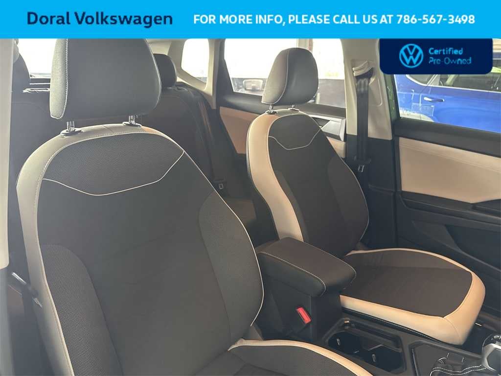 2025 Volkswagen Taos SE