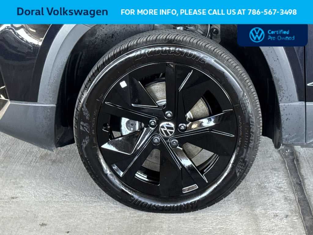 2025 Volkswagen Taos SE