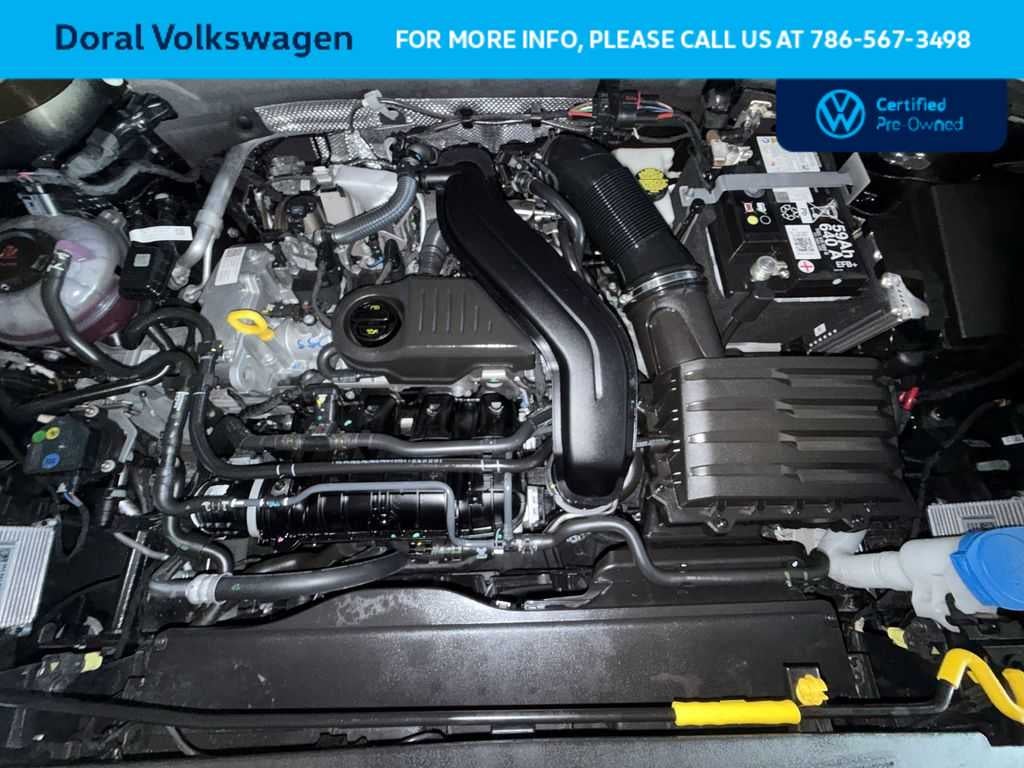 2025 Volkswagen Taos SE