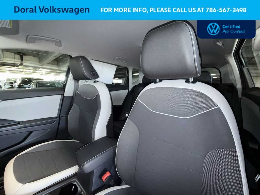 2025 Volkswagen Taos SE