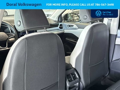 2025 Volkswagen Taos SE