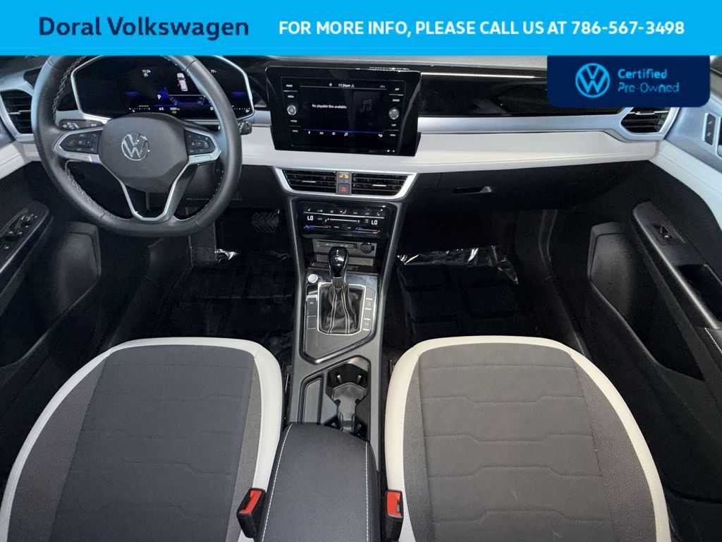 2025 Volkswagen Taos SE