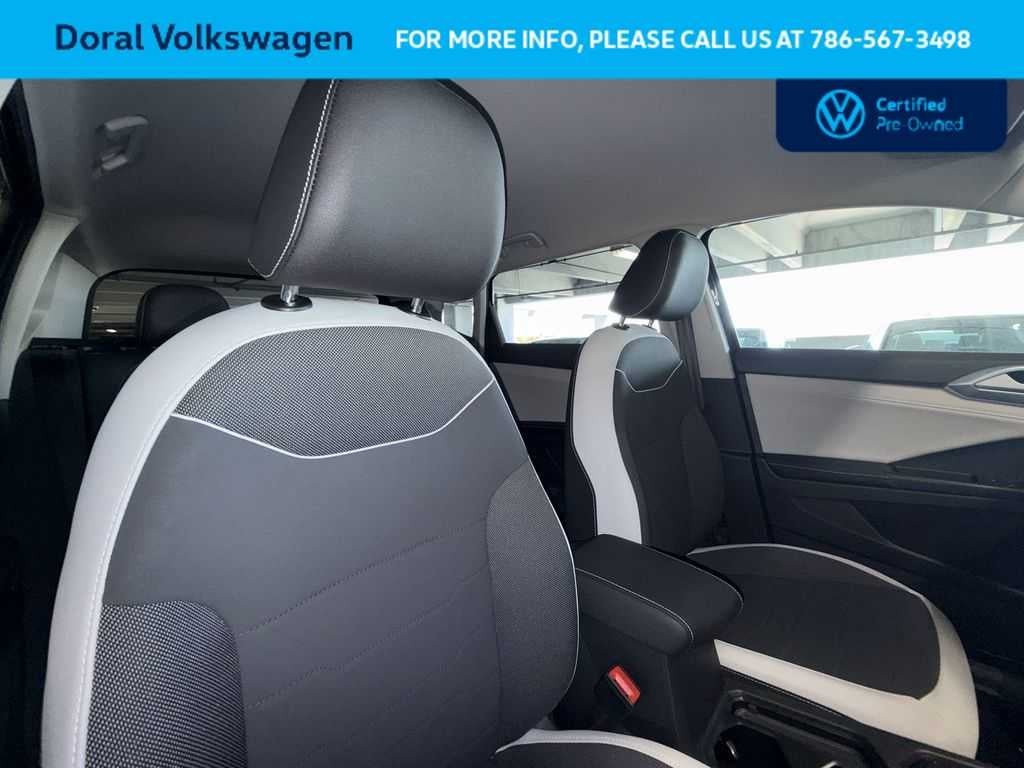 2025 Volkswagen Taos SE