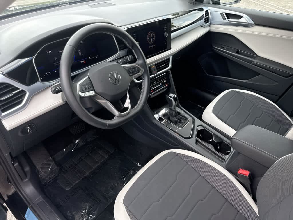 2026 Volkswagen Taos SE