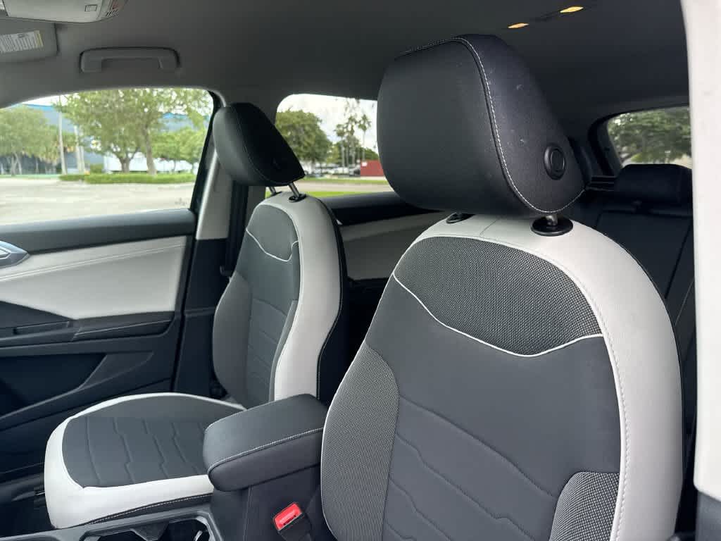 2026 Volkswagen Taos SE