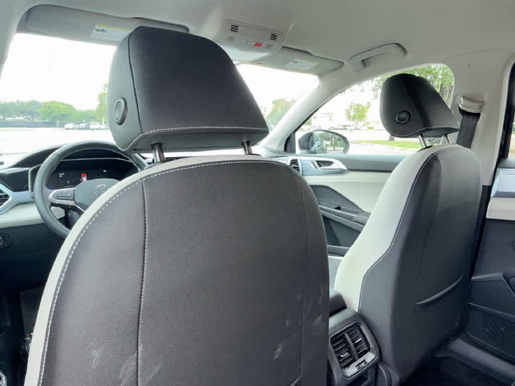 2026 Volkswagen Taos SE
