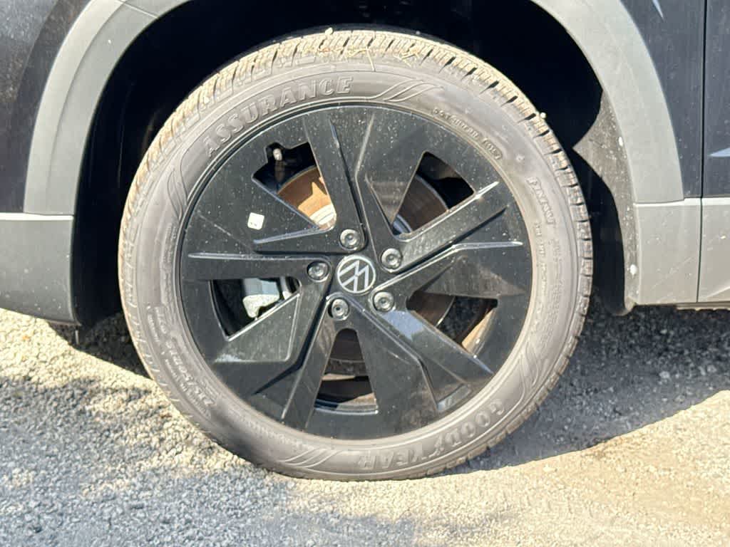 2026 Volkswagen Taos SE
