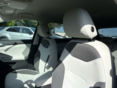 2026 Volkswagen Taos SE