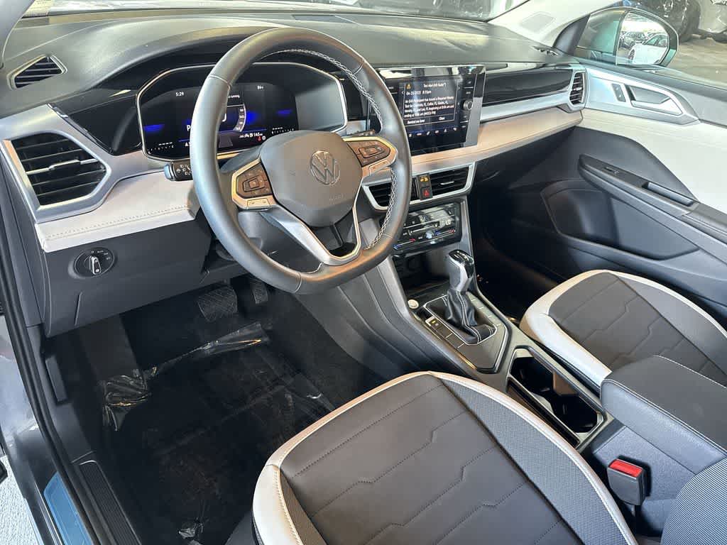 2025 Volkswagen Taos SE