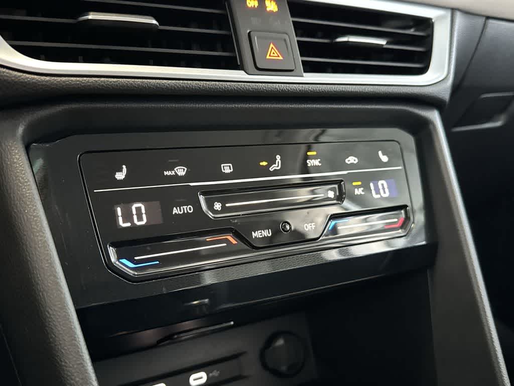 2025 Volkswagen Taos SE