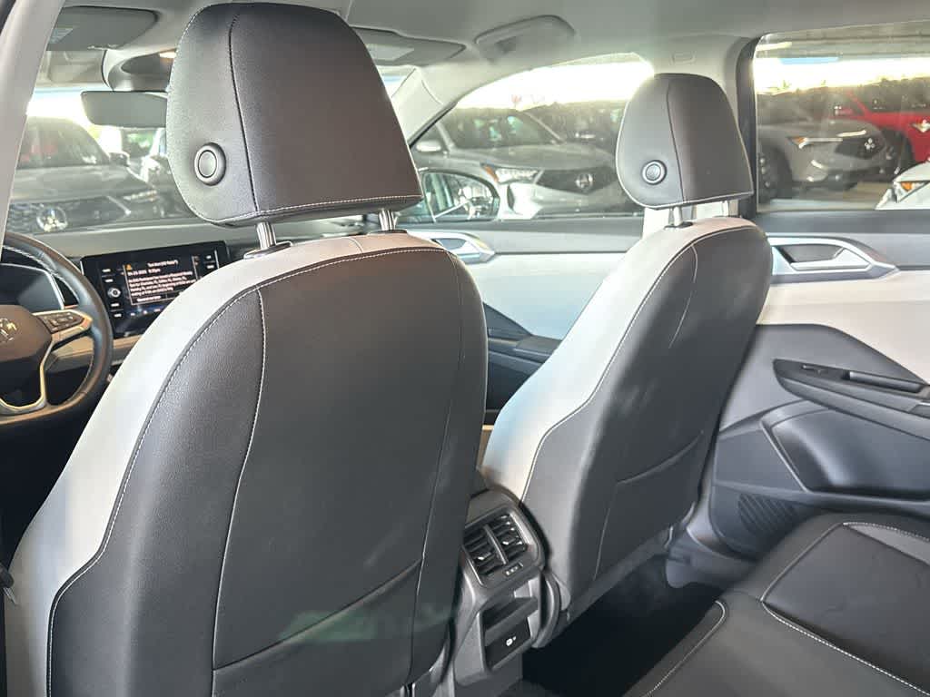 2025 Volkswagen Taos SE
