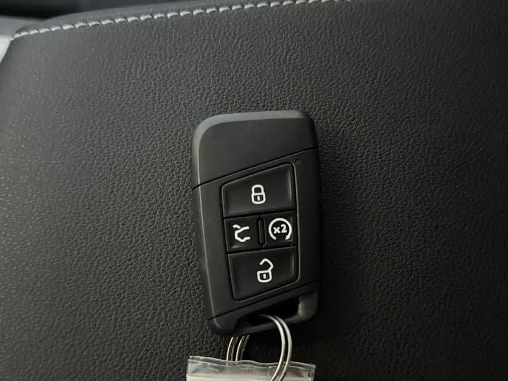 2025 Volkswagen Taos SE
